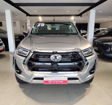TOYOTA HILUX 2.8 D-4D TURBO DIESEL CD SRX PLUS 4X4 AUTOMÁTICO TOYOTA HILUX 2.8 D-4D TURBO DIESEL CD SRX PLUS 4X4 AUTOMÁTICO